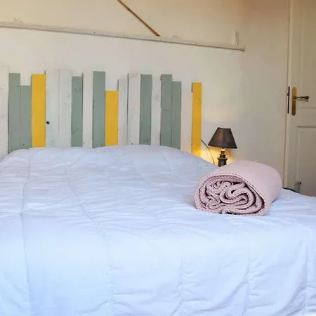 Maison Renovee 3 Pieces Avec Jardin Clos, A 700m Des Plages Et 400m Du Centre De - Fr-1-224b-28