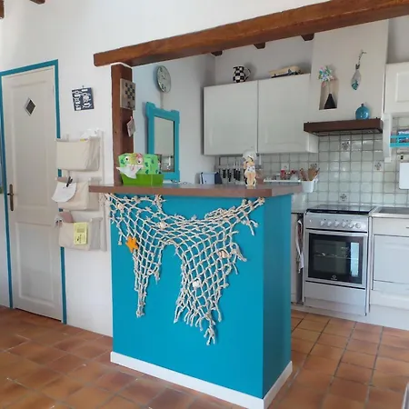 Maison Renovee 3 Pieces Avec Jardin Clos, A 700m Des Plages Et 400m Du Centre De - Fr-1-224b-28 L'Epine (Vendee)