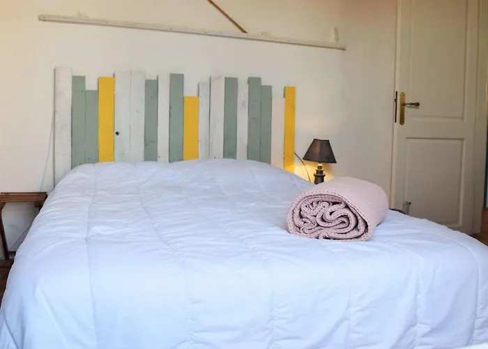 Maison Renovee 3 Pieces Avec Jardin Clos, A 700m Des Plages Et 400m Du Centre De - Fr-1-224b-28